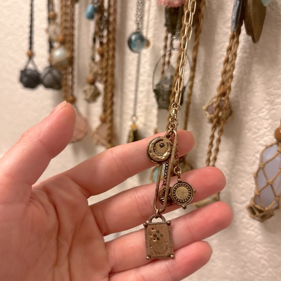 Vintage Brass Cable Link Celestial Drop Charm Necklace - Picture 2 of 2